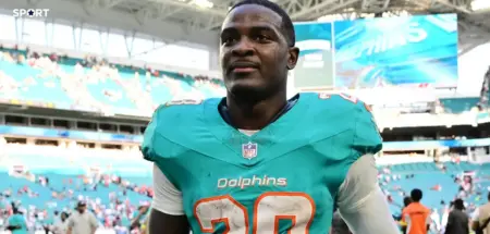 De’Von Achane Trade Rumors Grow After Dolphins Move Jaylen Waddle