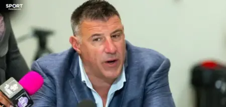 Mike Vrabel Takes Active Role as Patriots Prepare for NFL Draft 2026